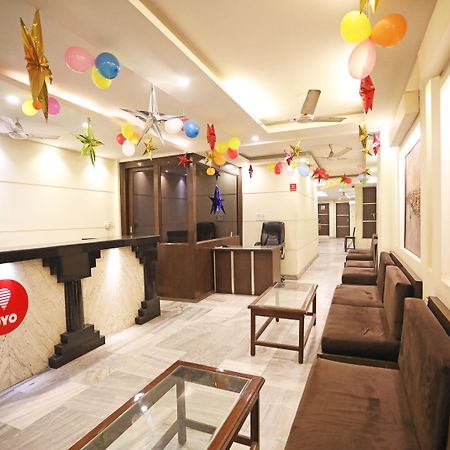 Capital O 10750 Hotel Vivek Neu-Delhi Exterior foto