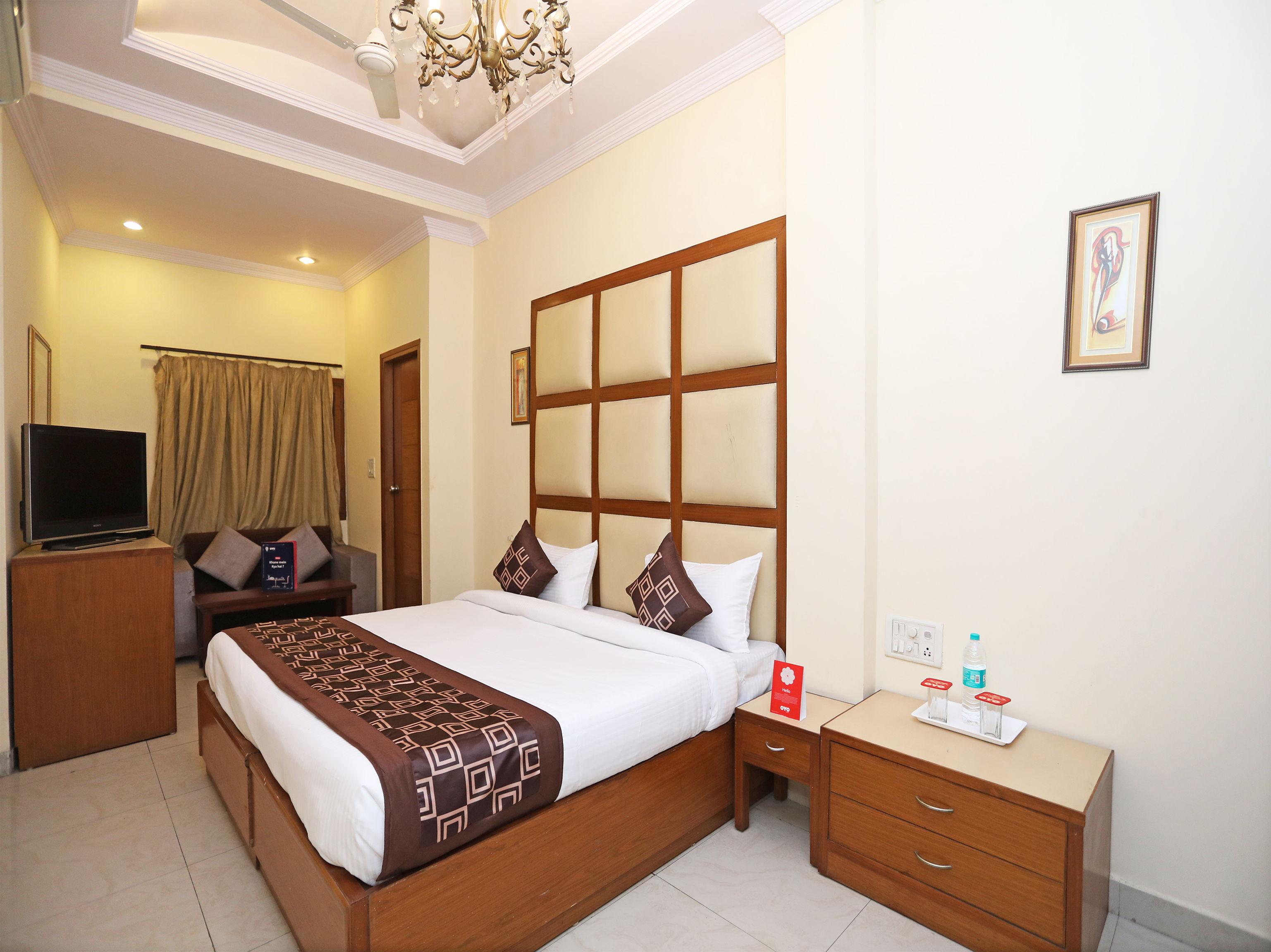 Capital O 10750 Hotel Vivek Neu-Delhi Exterior foto