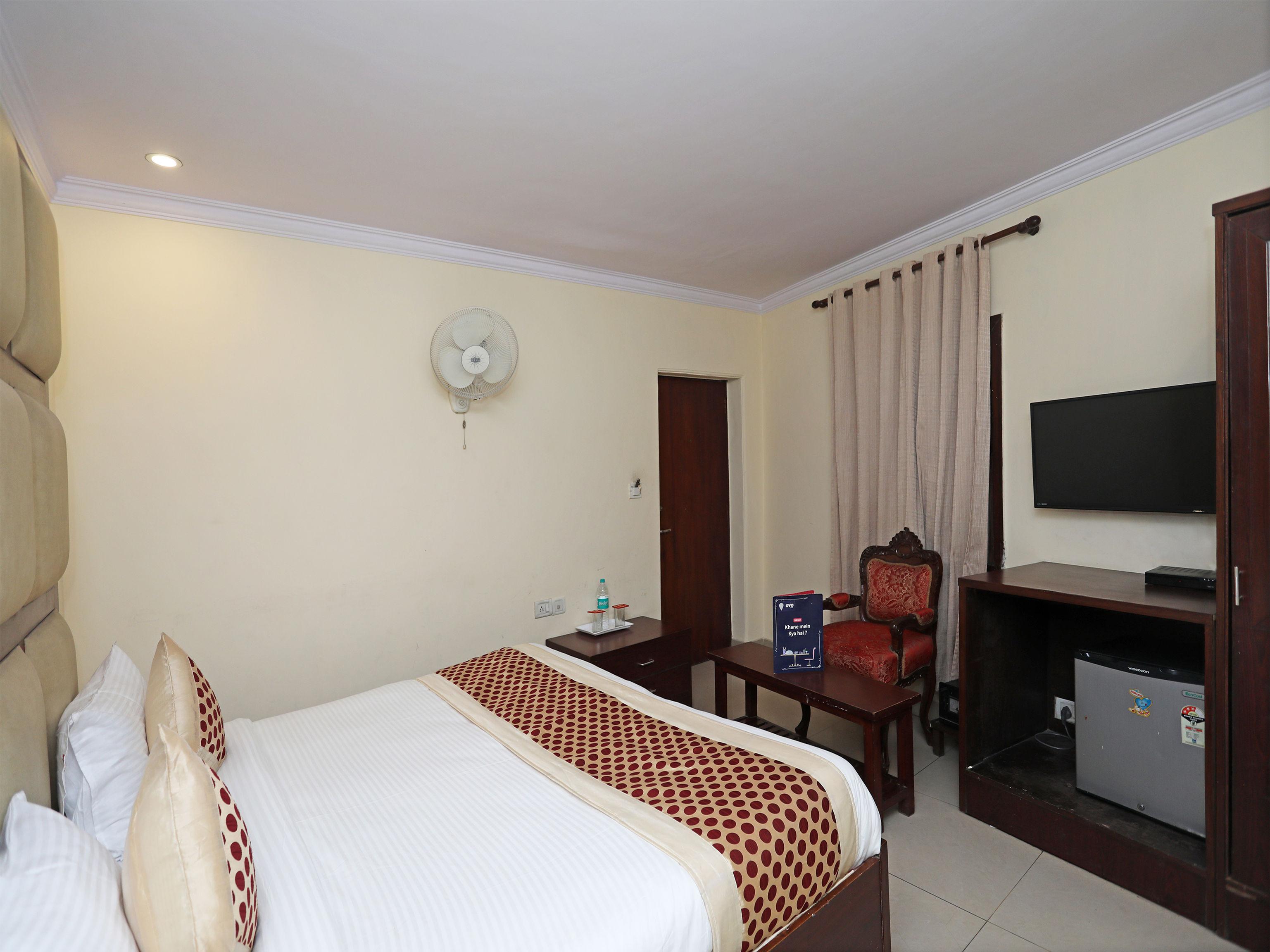 Capital O 10750 Hotel Vivek Neu-Delhi Exterior foto