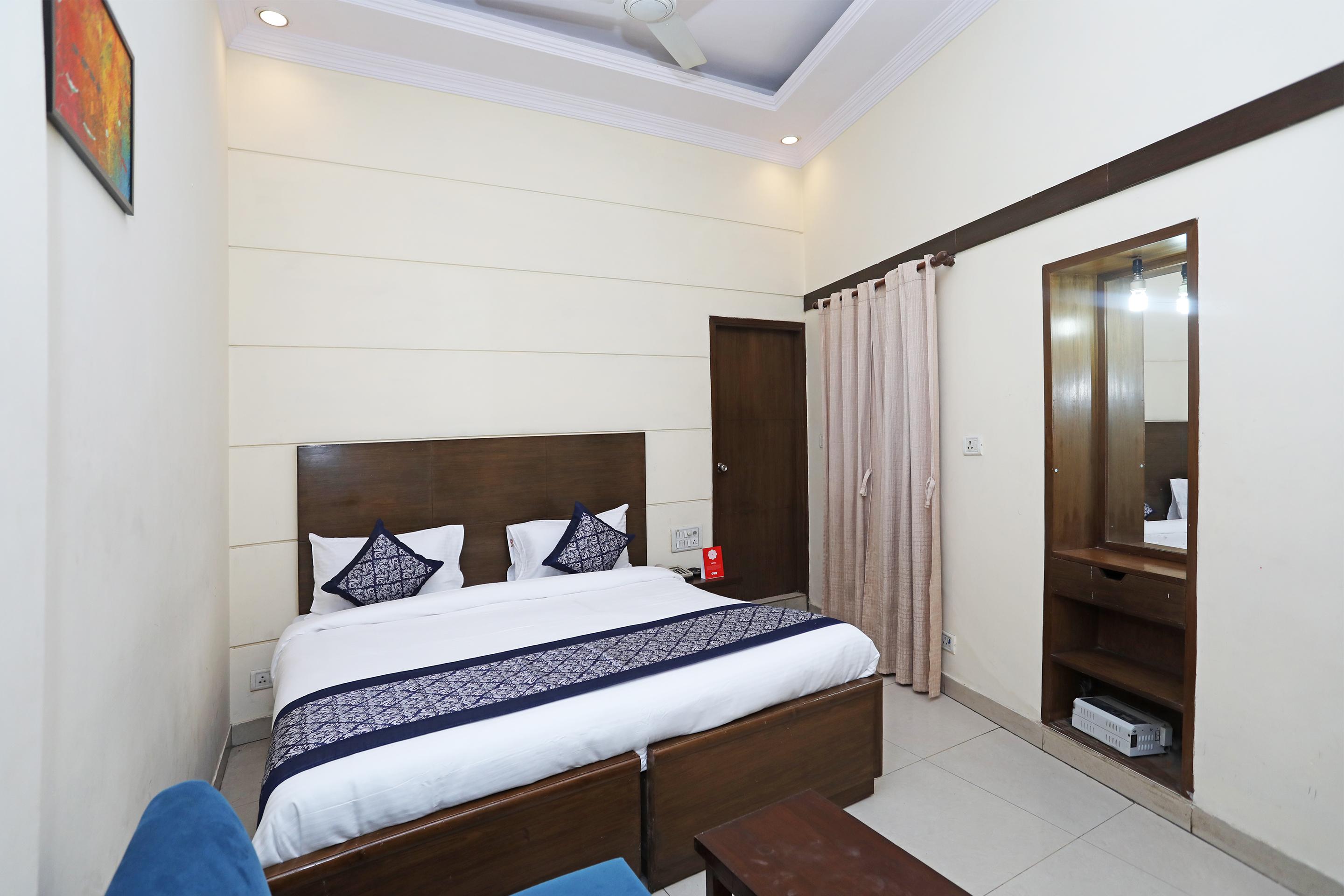 Capital O 10750 Hotel Vivek Neu-Delhi Exterior foto
