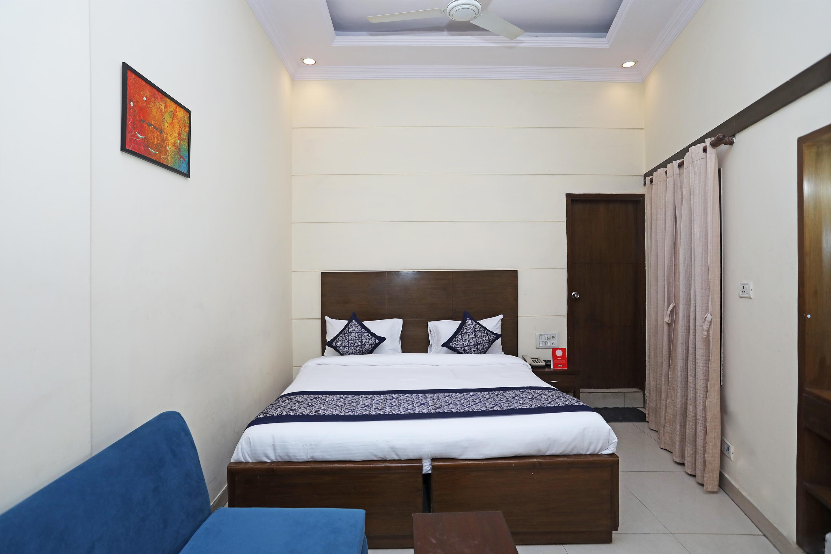Capital O 10750 Hotel Vivek Neu-Delhi Exterior foto