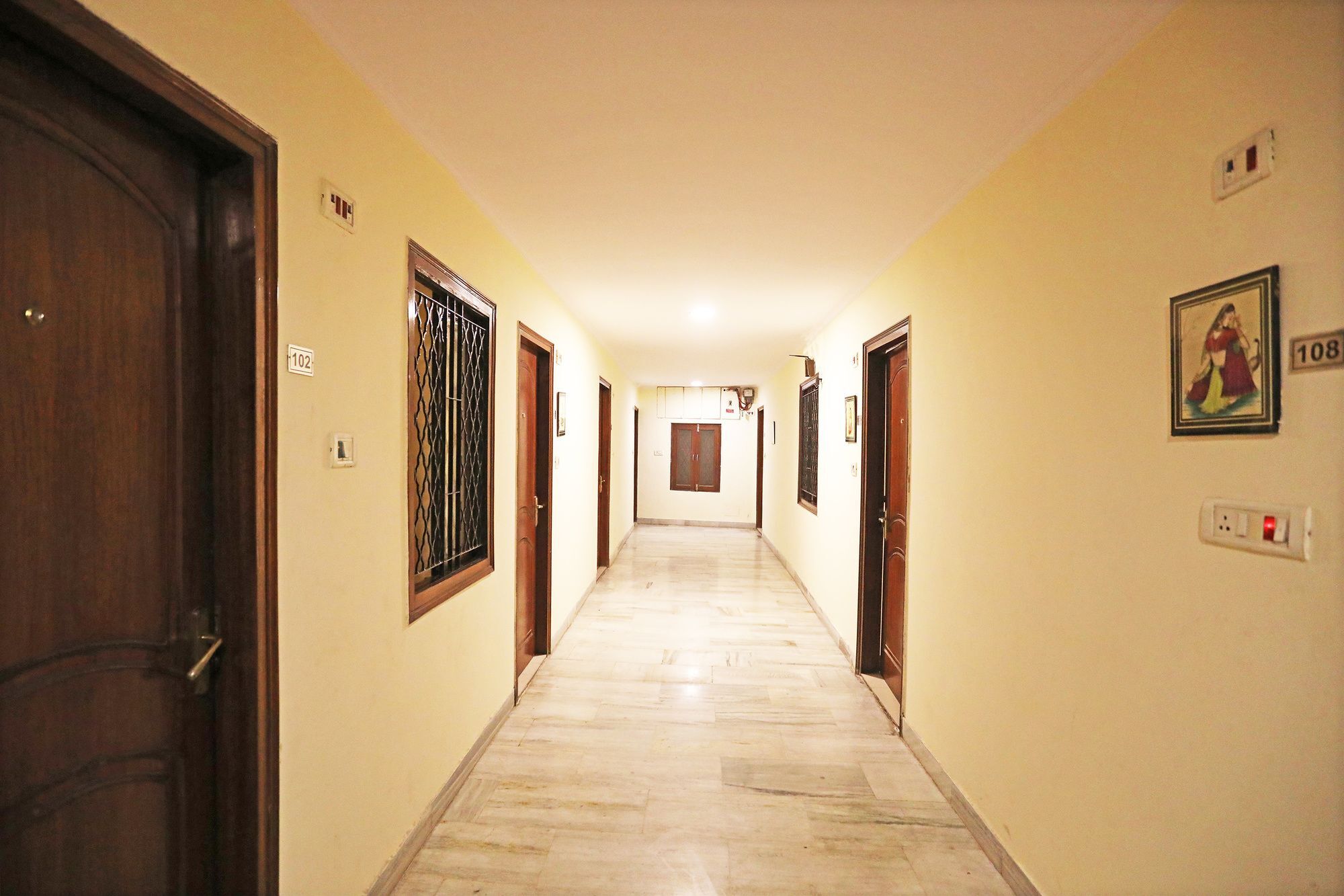 Capital O 10750 Hotel Vivek Neu-Delhi Exterior foto