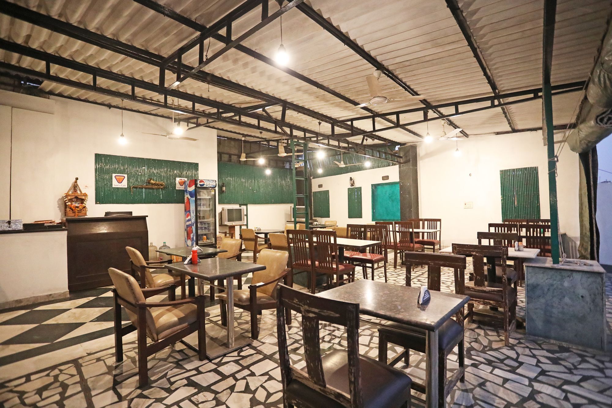 Capital O 10750 Hotel Vivek Neu-Delhi Exterior foto